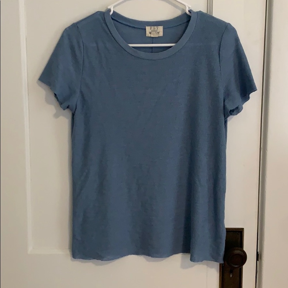 Blue cap sleeve top, ribbed and distressed